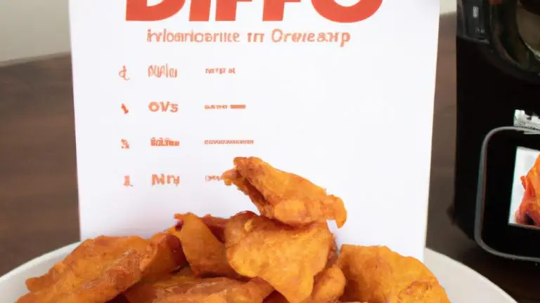 Imagem de Doritos de Rap10 dourados e crocantes cozidos em uma Airfryer, servidos em uma tigela com um molho de queijo para mergulhar.