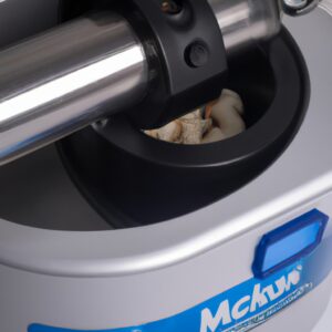 Imagem de macarrão parafuso cozido em uma Airfryer. O macarrão é dourado e crocante, com um fio de óleo escorrendo. Ao fundo, há uma grelha de Airfryer e um prato com macarrão parafuso adicional.