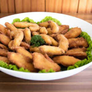Imagem de um filé de pirarucu frito na airfryer, com pele crocante e carne branca e suculenta. O peixe é guarnecido com limão e ervas frescas.