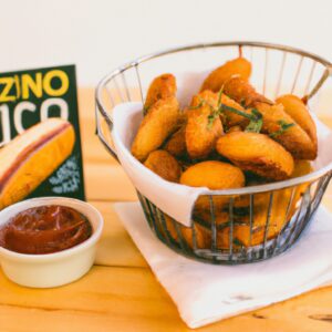 Imagem de uma Air Fryer Philco Oven. É um aparelho de cozinha multifuncional que pode fritar, assar, grelhar e torrar alimentos. Possui uma capacidade de 3,2 litros e vem com uma variedade de acessórios, incluindo uma assadeira, cesta de fritadeira e grelha. A Air Fryer Philco Oven é perfeita para cozinhar refeições rápidas e fáceis e pode ajudá-lo a reduzir o consumo de óleo.