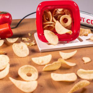 Imagem de chips de provolone crocantes e dourados, feitos na Airfryer. O queijo é cortado em fatias finas e frito até ficar crocante, criando um lanche ou aperitivo saboroso e viciante.