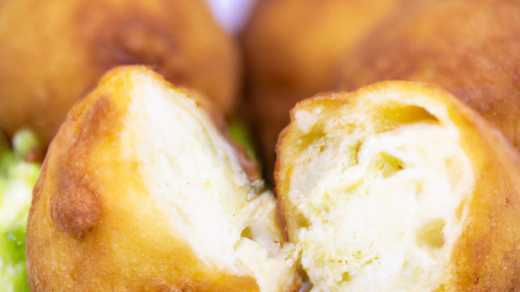 Couve-Flor Recheada Na Airfryer 1 Uma Couve-Flor Recheada crocante e dourada, cozida perfeitamente na Airfryer. A couve-flor é recheada com uma mistura saborosa de legumes, arroz e especiarias, criando um prato saudável e satisfatório. A cobertura crocante de queijo derretido adiciona um toque extra de crocância e sabor.