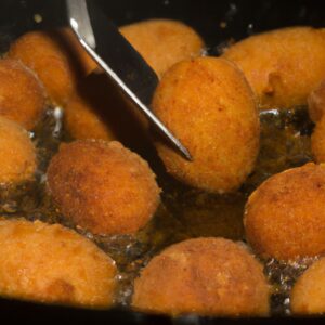 Bolinho De Carne Com Queijo Na Fritadeira Sem Óleo