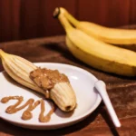 Descubra o Doce Segredo da Banana com Pasta de Amendoim e Chocolate